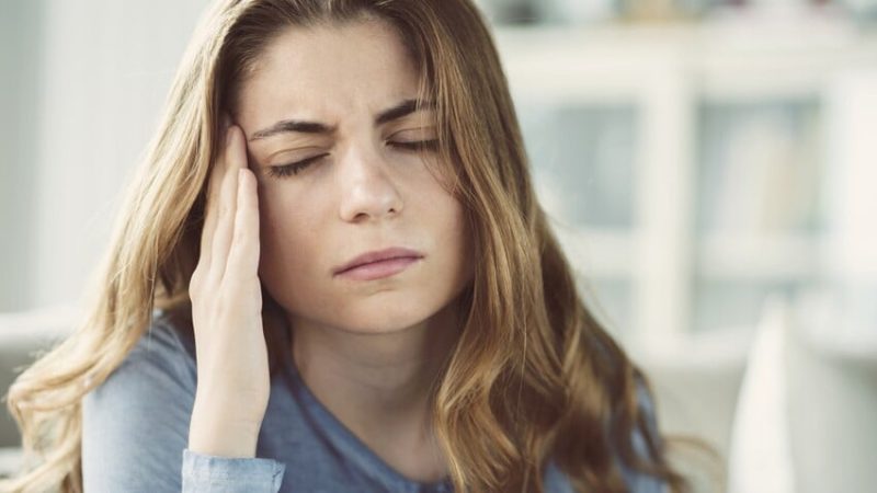 Les maux de tête font-ils partie des symptômes de la Covid-19 ?