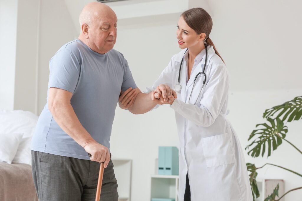 Les symptômes du faux Parkinson : comment les distinguer de la maladie réelle ?