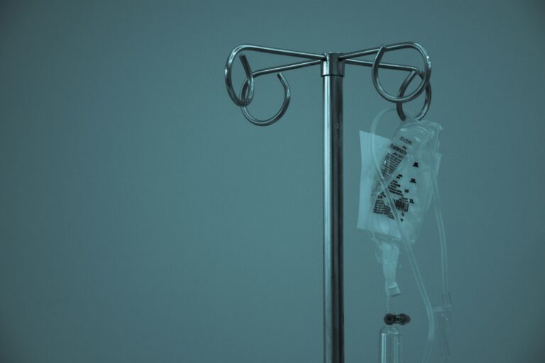 obtenez une assurance santé adaptée à vos besoins avec des options de couverture et des garanties fiables pour vous et votre famille.