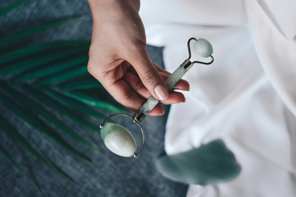découvrez nos prestations de soins esthétiques et bien-être dans notre institut de beauté. profitez d'une expérience relaxante et revitalisante avec nos professionnels qualifiés.