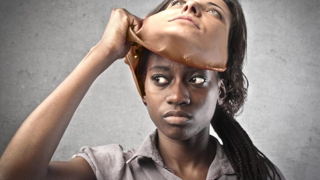 Troubles dissociatifs de l’identité : comprendre la double personnalité du gentil au méchant