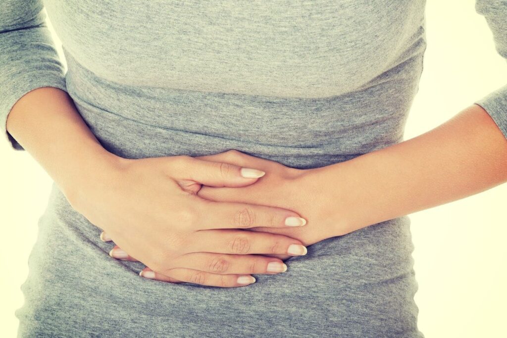 Reflux gastrique et douleur à l’omoplate : quelles sont les liaisons?