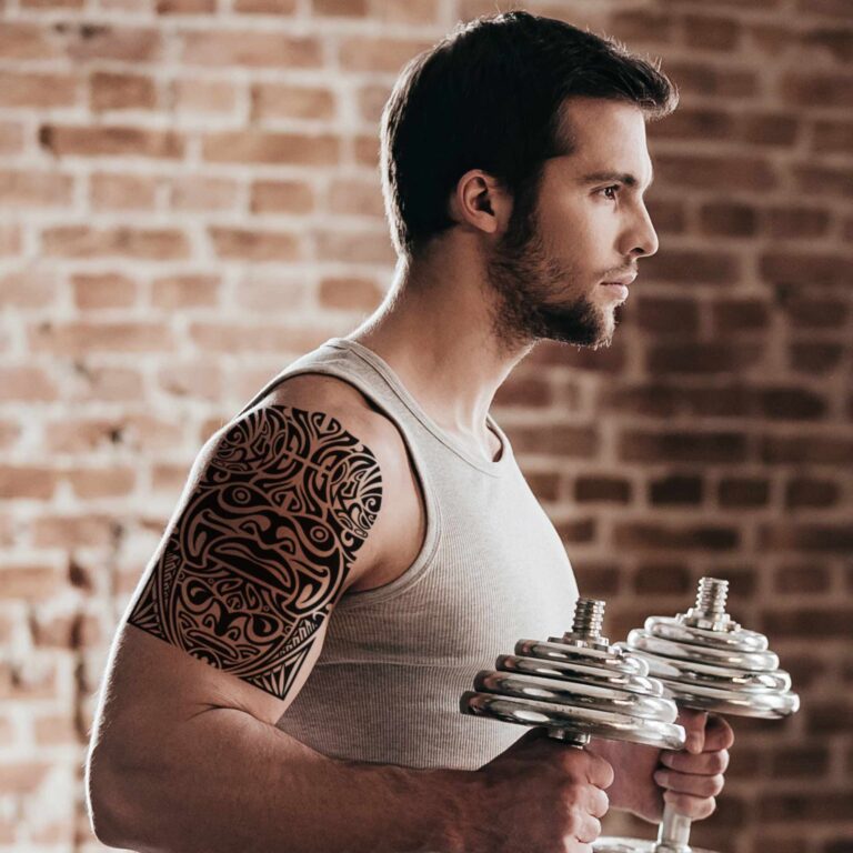 Tatouage maori : origines, symboles et significations