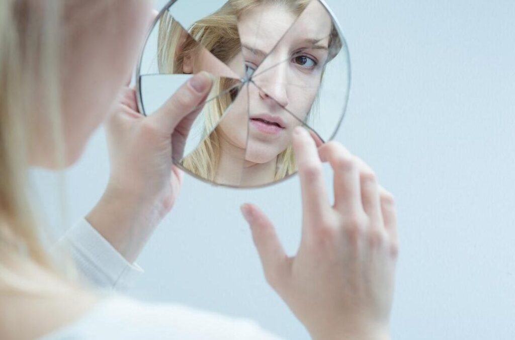 Comment la désorganisation de la pensée affecte-t-elle notre santé mentale ?
