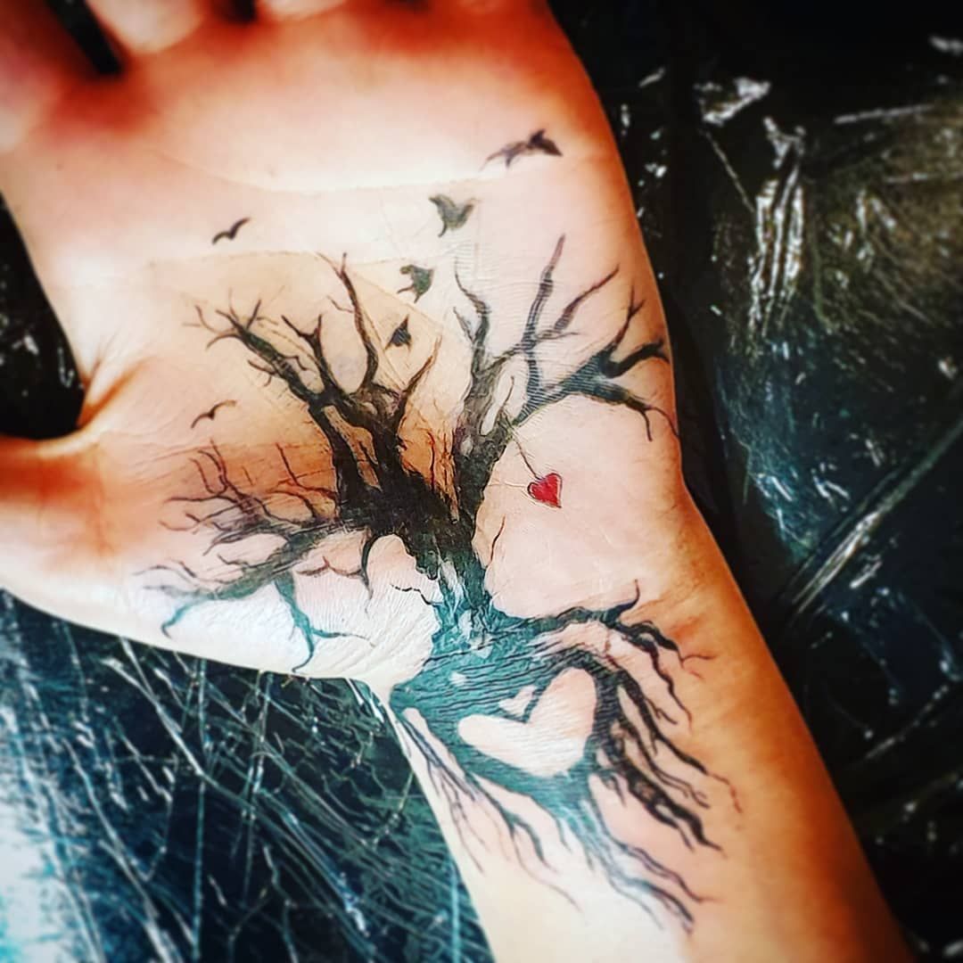 Tatouage arbre de vie sur le bras