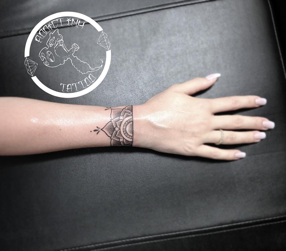 tatouage bracelet mandala poignet