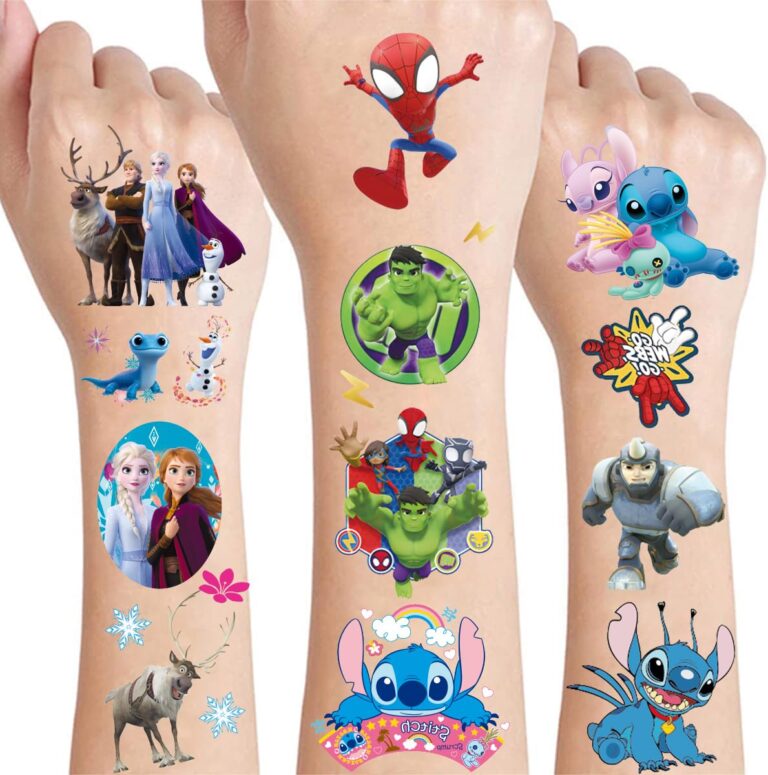 Planche de tatouages éphémères pour enfants avec différents motifs colorés.