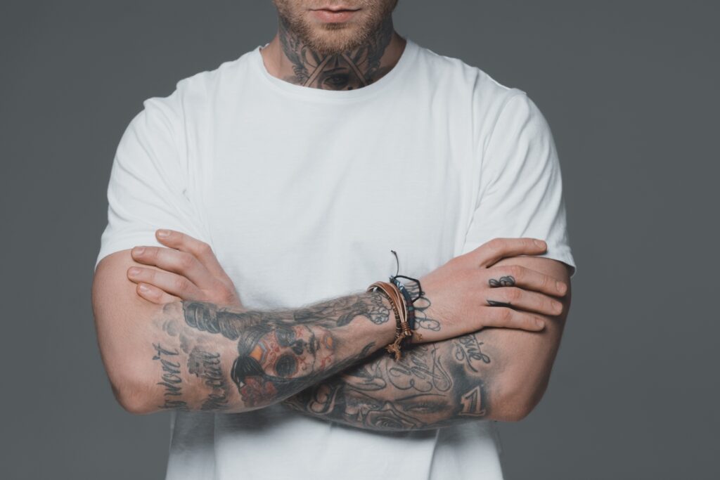 Tatouage homme : 20 idées inspirantes et tendances
