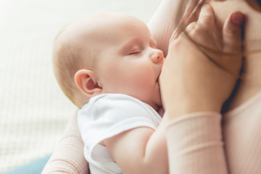 L’amoxicilline pendant l’allaitement : est-ce sans risque pour votre bébé ?